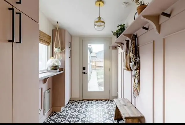 Holiday home Unique Denver Designer Home 3 Bed 3 Bath
