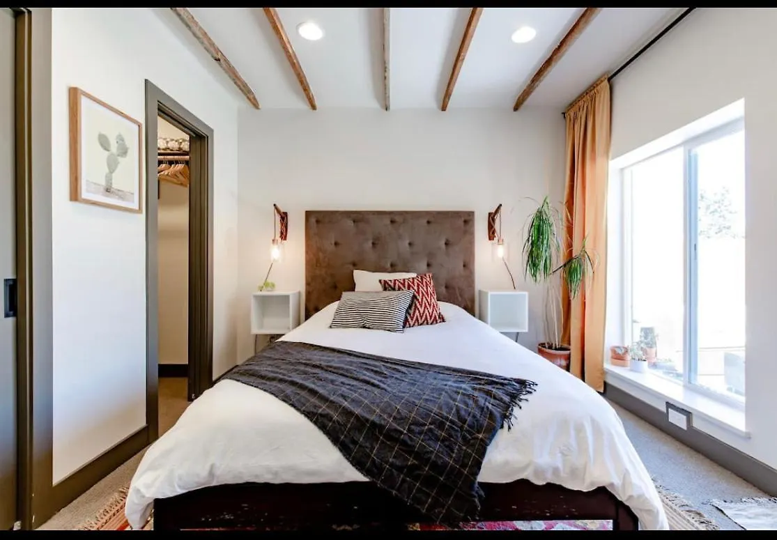 Holiday home Unique Denver Designer Home 3 Bed 3 Bath